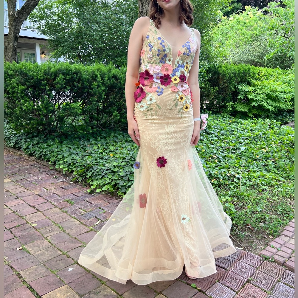ZAPAKAS mermaid golden prom dress with colorful floral appliqués size 4